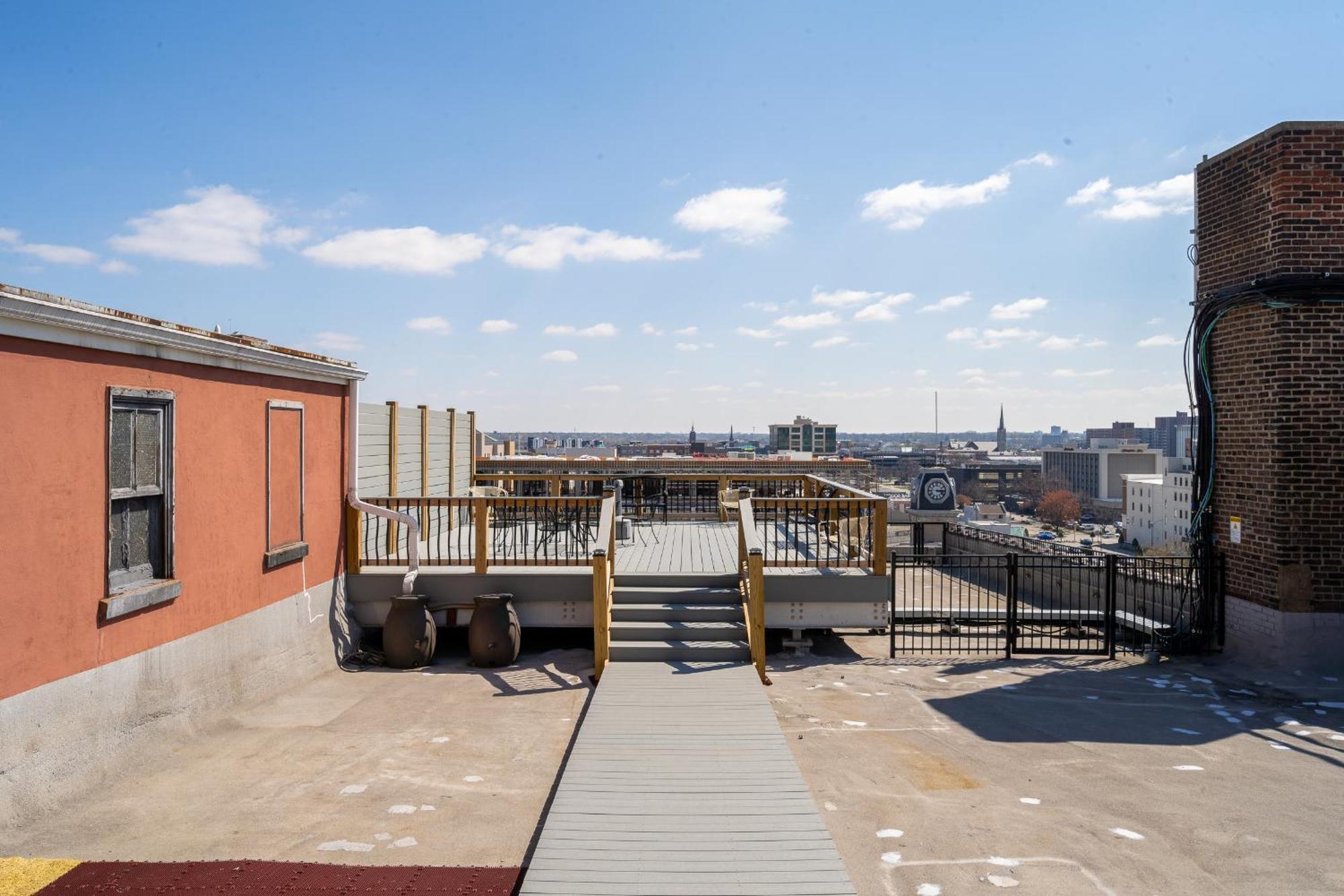 Top Floor Penthouse At The Historic Levy Building Луисвил Екстериор снимка